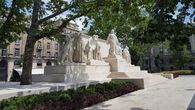 Памятник революционеру и президенту Венгерской республики 40-х годов XVIII столетия Lajos Kossuth