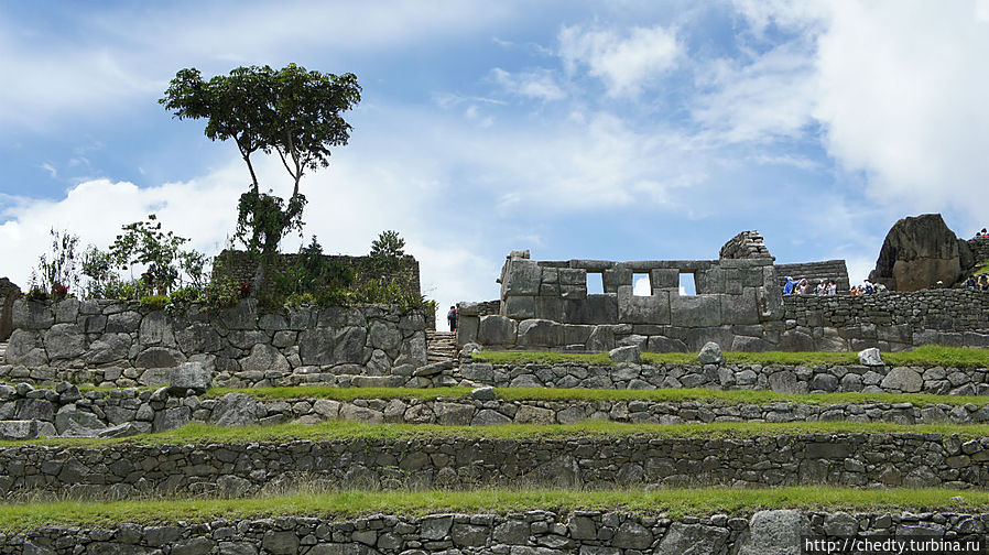 Дворец Трех окон, одно из самых значительных инкских сооружений. Никаких попыток украсить. Ольянтайтамбо, Перу