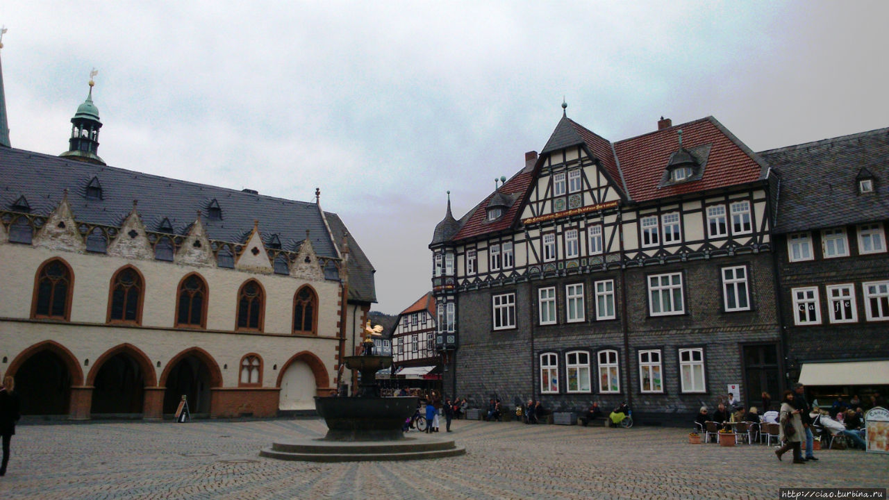 Рыночная площадь – главная в городе. Гослар, Германия