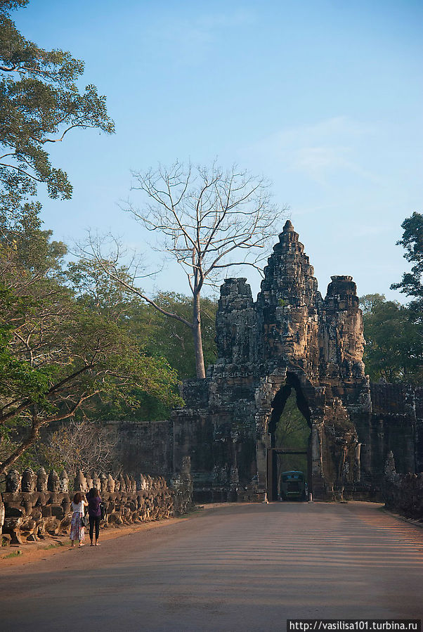 Второй день в Ангкоре — Ангкор Ват и Байон Ангкор (столица государства кхмеров), Камбоджа