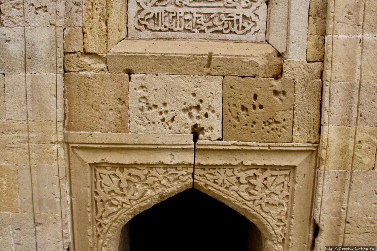 Мавзолей и кладбище Едди Гюмбез Шемахы, Азербайджан