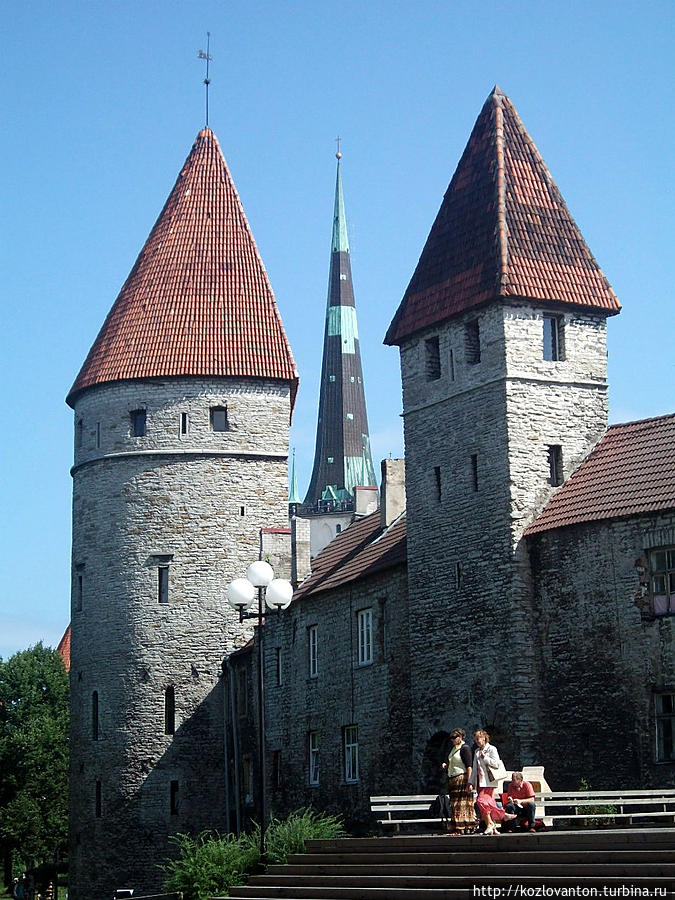 ...за средневековой стеной... Таллин, Эстония