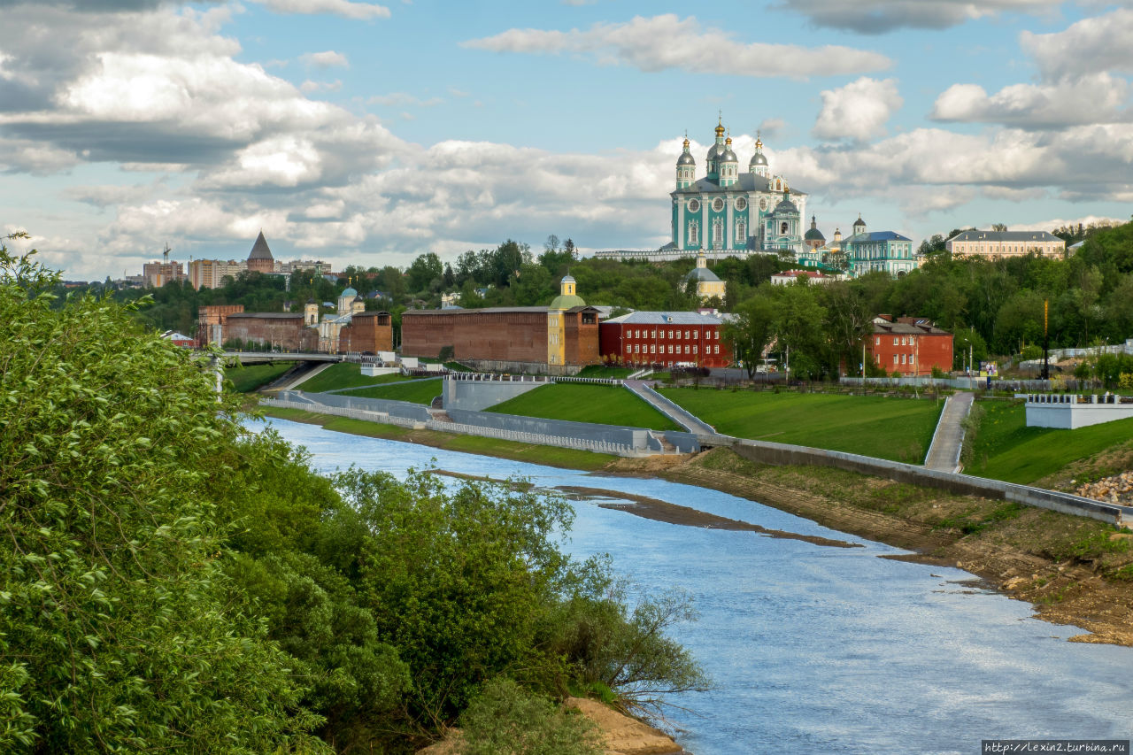 Днепр Смоленск, Россия