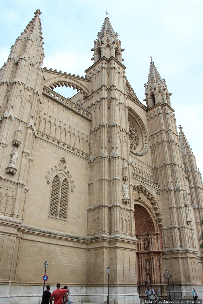 Кафедральный собор города Пальма-де-Майорка.