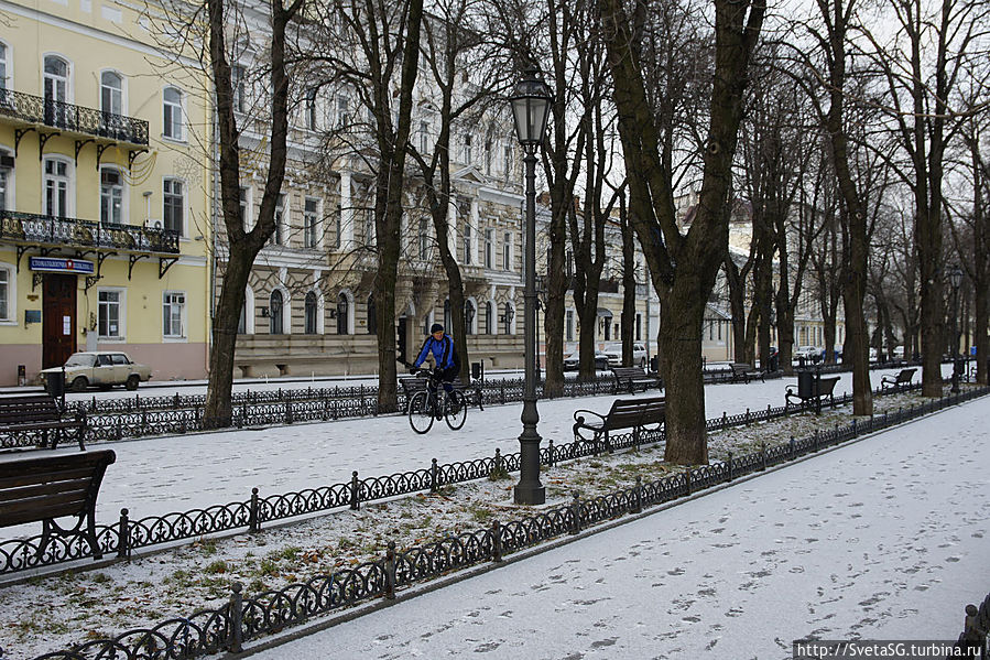 Одесса. Приморский бульвар под дождем и снегом Одесса, Украина