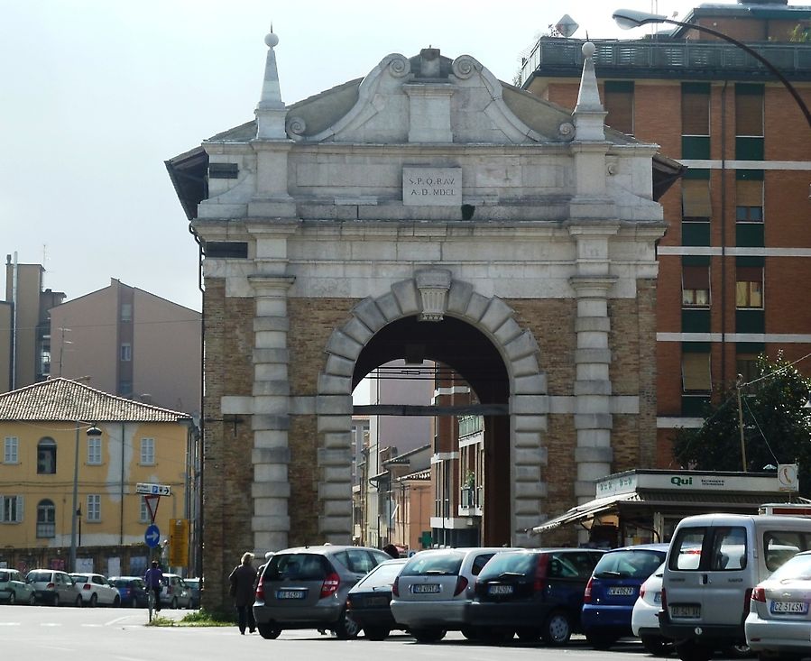 Ворота Serrata Равенна, Италия