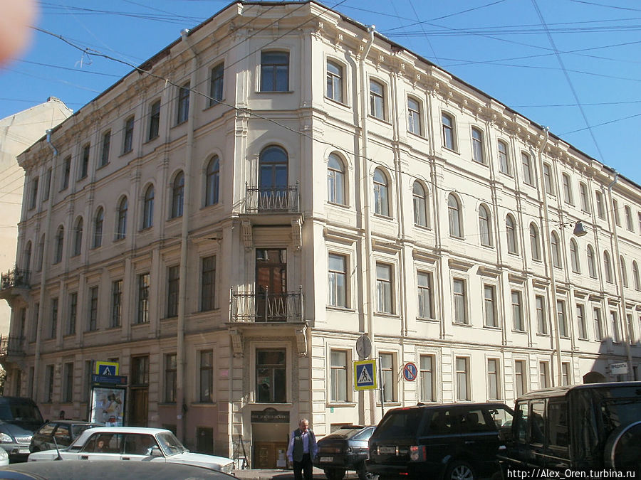 Кузнечный пер.5 — последняя квартира Достоевского.