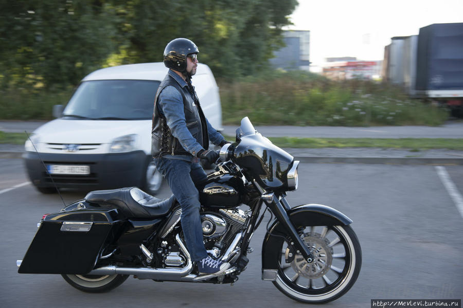 В движении Рига, Латвия