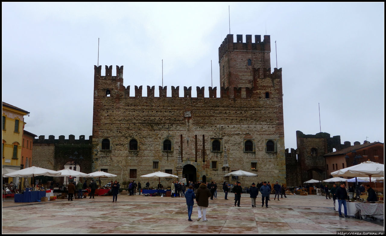 Маростика. Шахматы, замки, стены, черешня и блошиный рынок Маростика, Италия