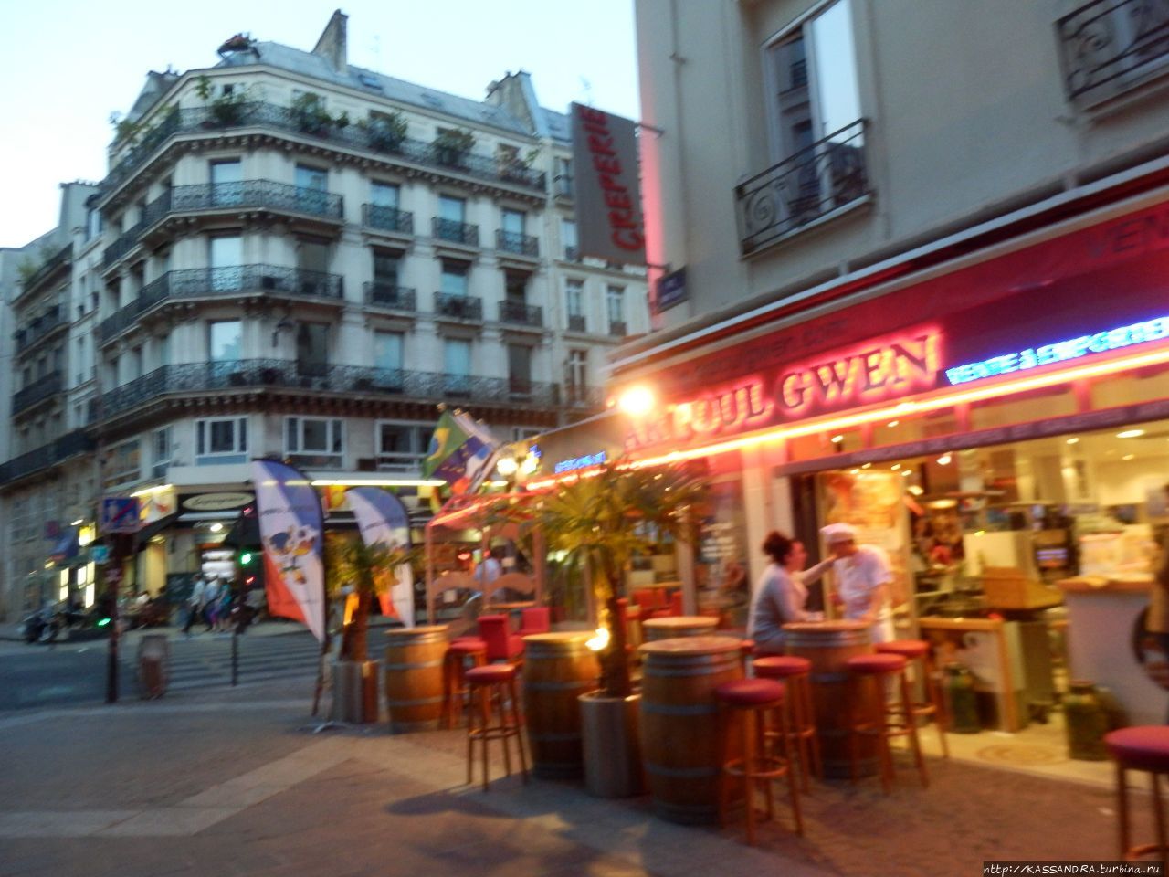 Район красных фонарей Парижа. Улица Сен-Дени Париж, Франция