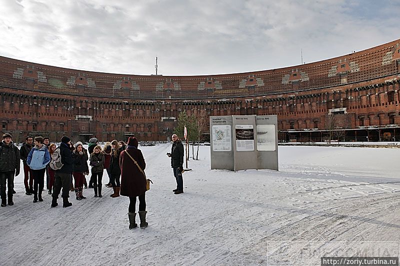 Недостроенный Конгресс Холл