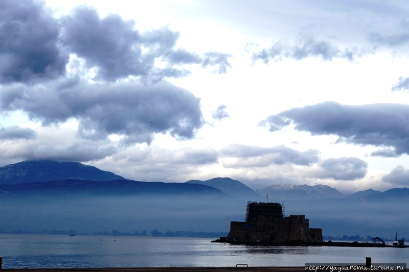 (Крепость на воде + Крепость на горе)*Историю = Нафплион. Нафплио, Греция