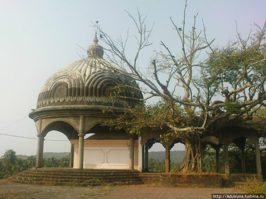 Общий Вид Храма.. Арамболь, Индия