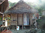 Типичный дом жителей Нуси Комба