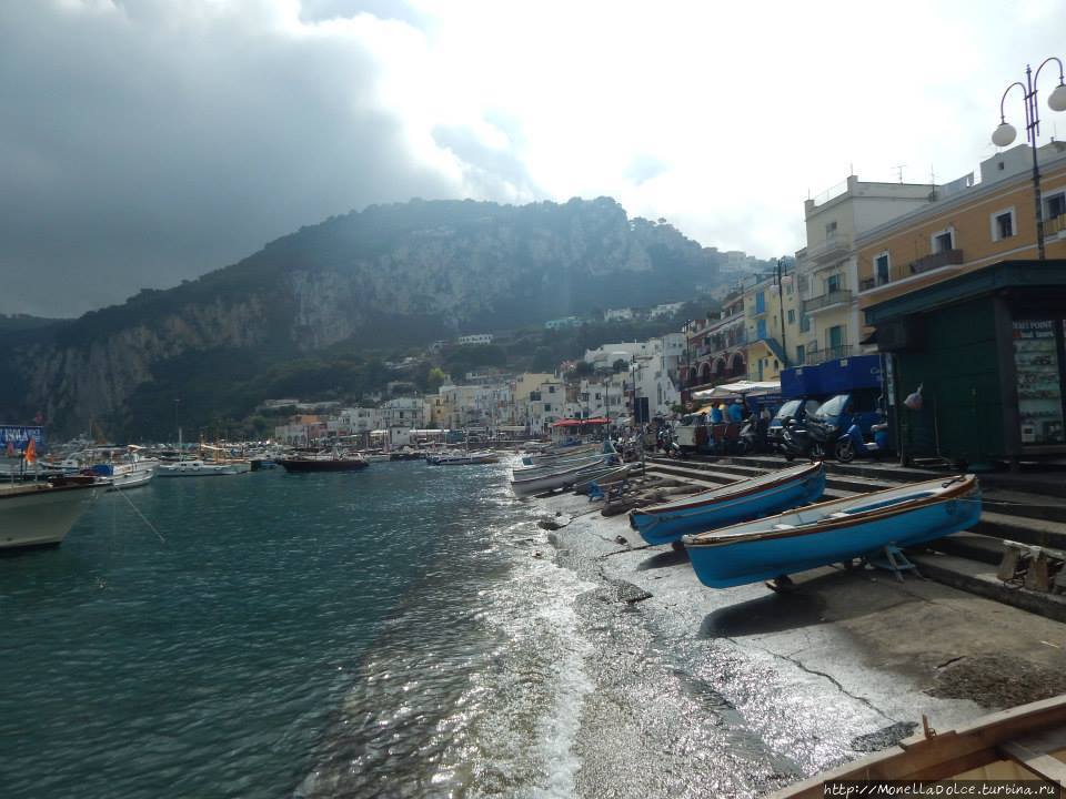 Маршрут от порта Marina Grande в центр города Capri Остров Капри, Италия
