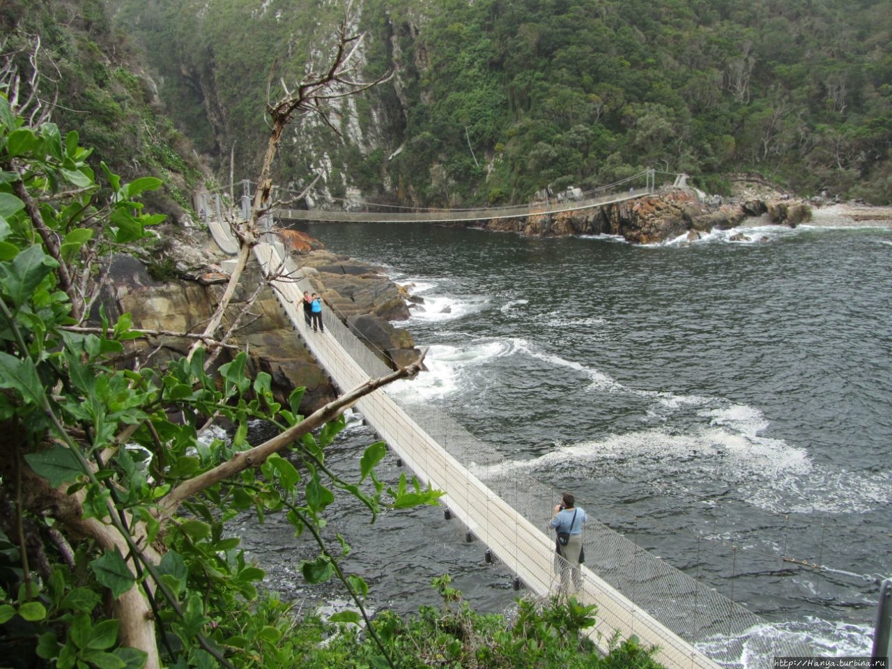 Устье реки Стормз и подвесные мосты / Storms River Suspension Bridge