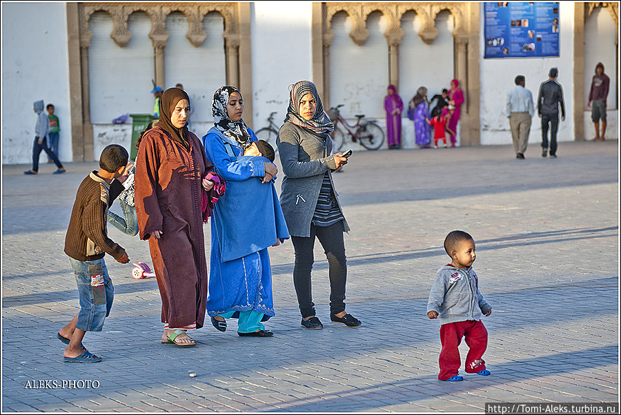 На площади Мулай Хассана (Марокканский Вояж ч12) Эссуэйра, Марокко