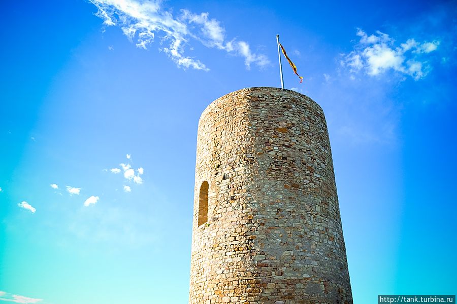 Бланес. Сторожевая башня на горе Бланес, Испания