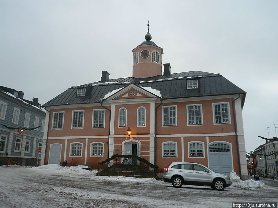 Старая Ратуша, в которой находится городской музей. Порвоо, Финляндия