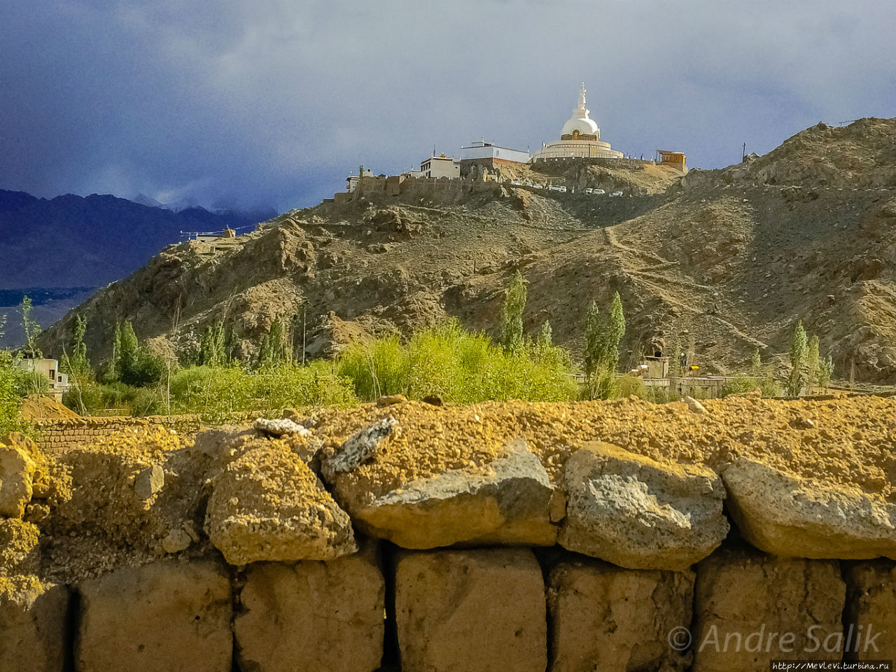 Ступа Шанти Лех, Индия