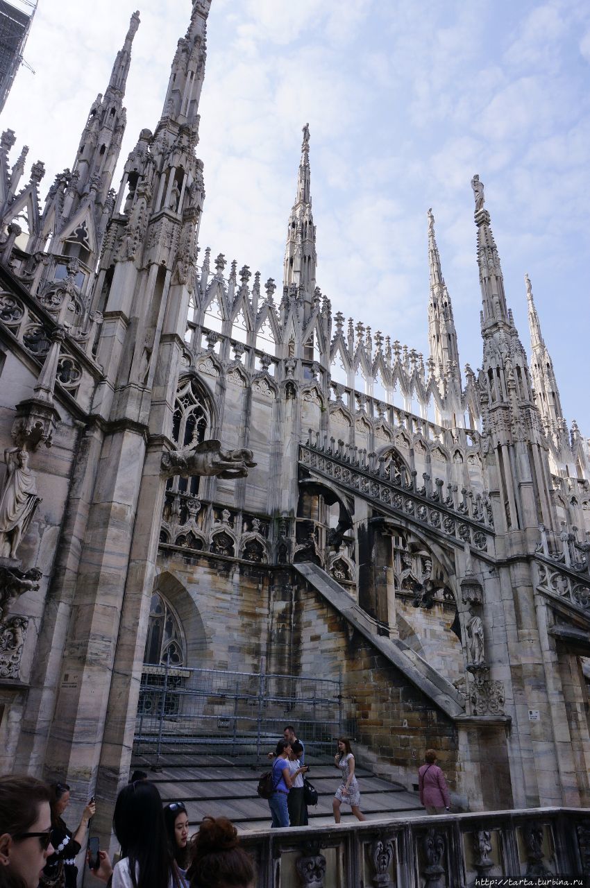 Через призму каменного кружева Милан, Италия