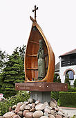Часовня Св. Барбары. Традиционно жители Хеля строят часовни, используя для этого носы лодок.