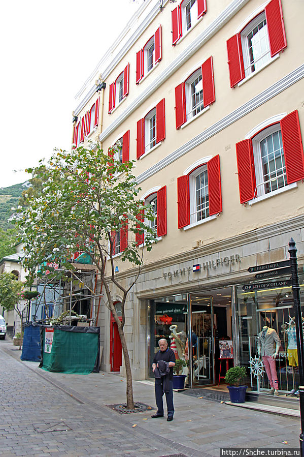 Один из любимых магазинов, но здесь цены запредельные Гибралтар город, Гибралтар