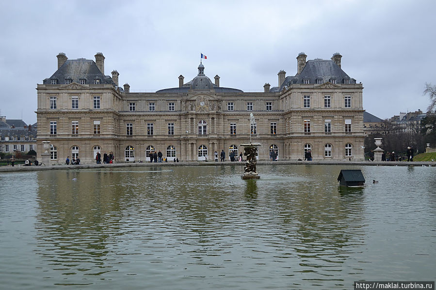 Центральный фонтан. Париж, Франция