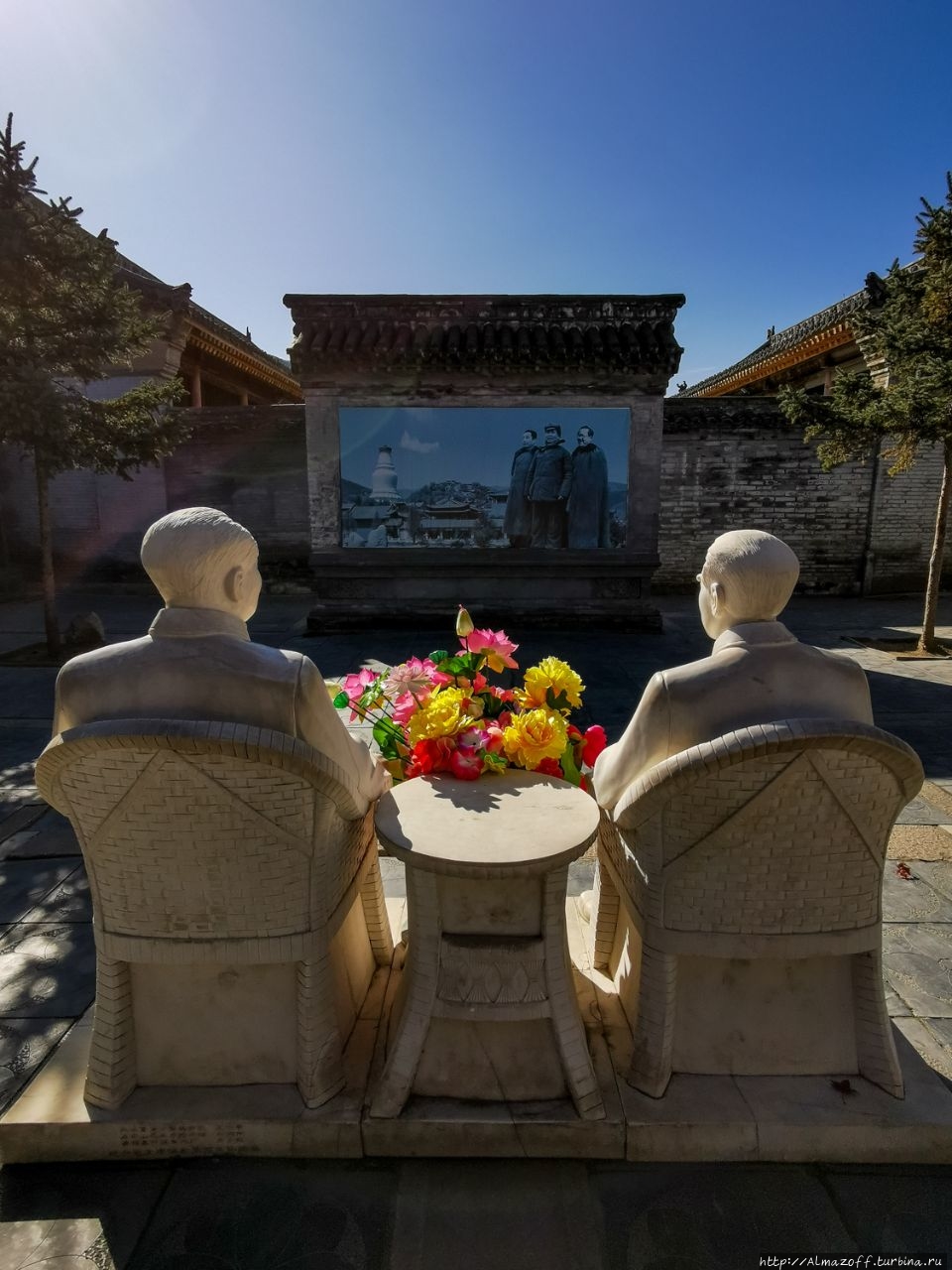 Выставочный зал бывшей резиденции Мао Цзэдуна в храме Таюань