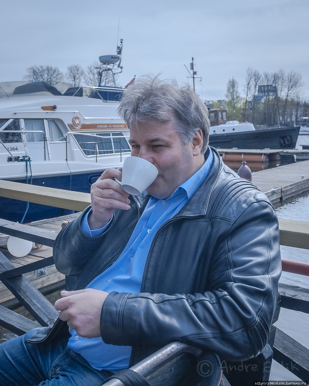 Красивые девушки, лодки, май месяц Рига, Латвия