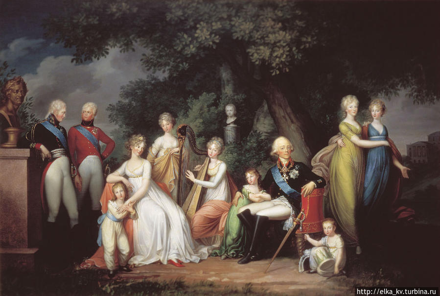 из Википедии: семья Павла 1. Слева двое юношей — Александр и Константин, справа — Александра (левее) и Елена Павловны Австрия