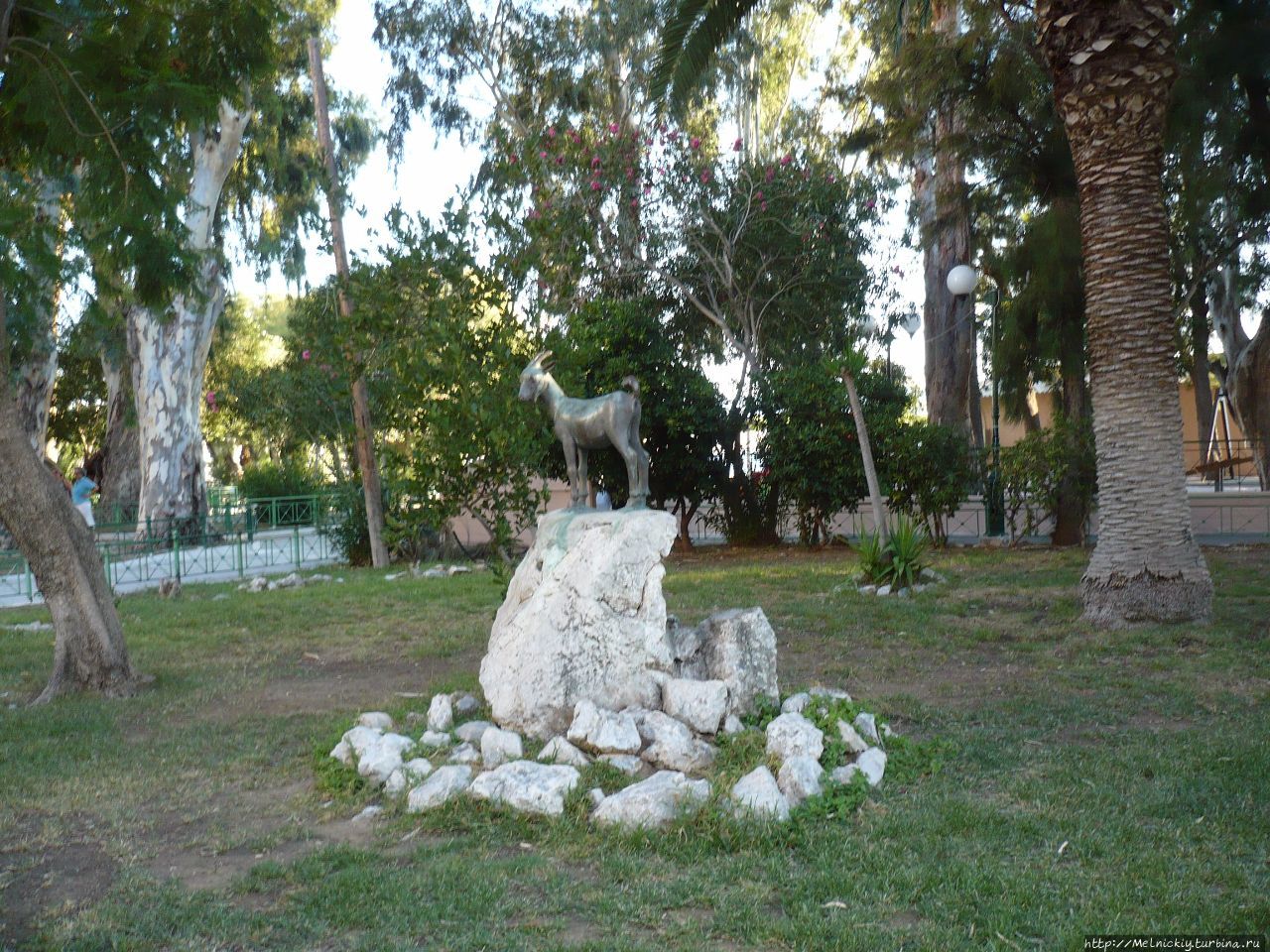 Городской парк Лутраки / Beach Park Loutraki