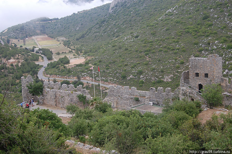 Замок, устремлённый ввысь к небу Святого Иллариона замок, Турецкая Республика Северного Кипра