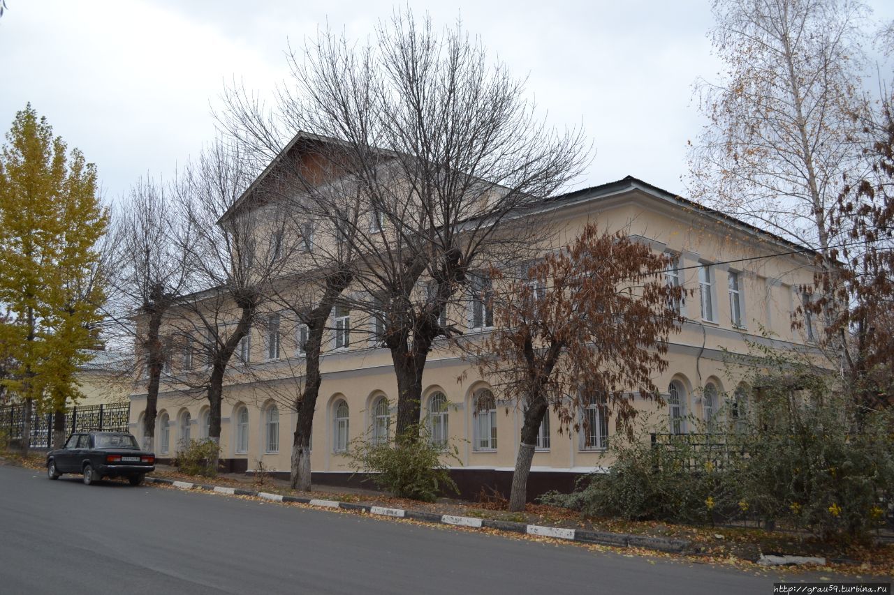 Вольское высшее военное училище тыла (бывшее) Вольск, Россия