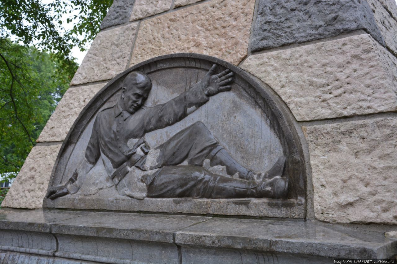 Памятник Умирающий боец Калининград, Россия