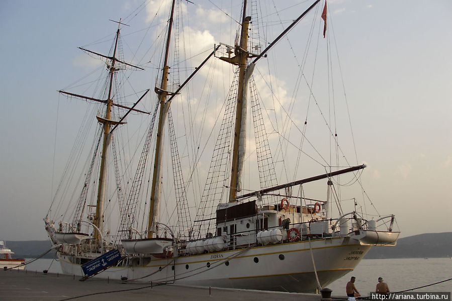 Ночная прогулка по Боко-Которскому заливу