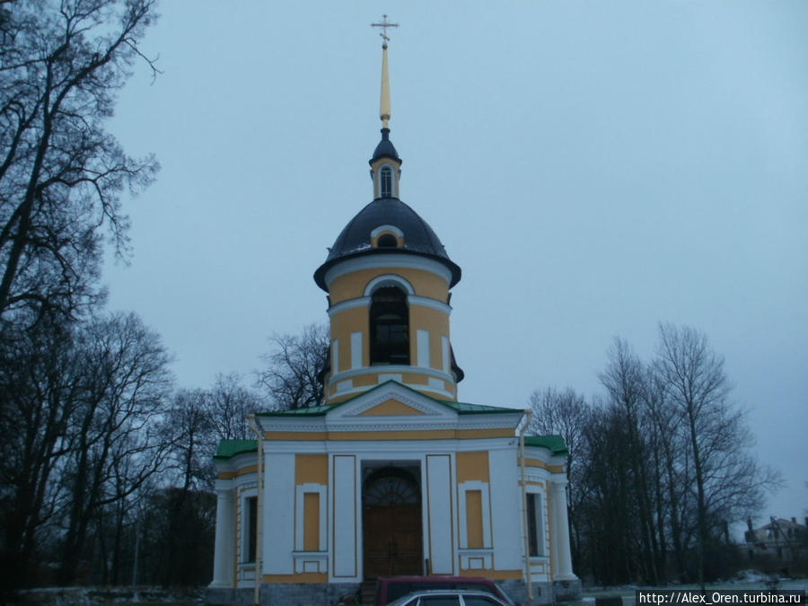 Церковь была построена по заказу Кирилла Разумовского в 1755—1764 гг.
