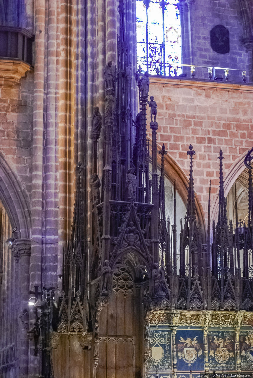 Кафедральный собор изнутри Барселона, Испания