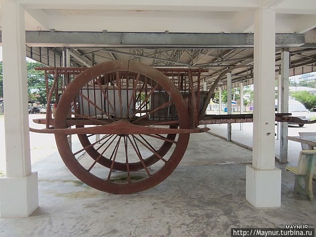 Свое отъездила.Теперь экспонат.