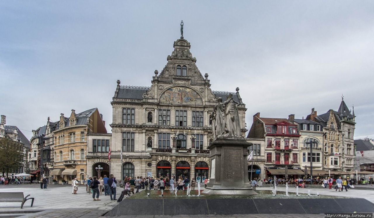 Театр и памятник Яну Франсу Виллемсу в Генте. Фото из интернета Гент, Бельгия