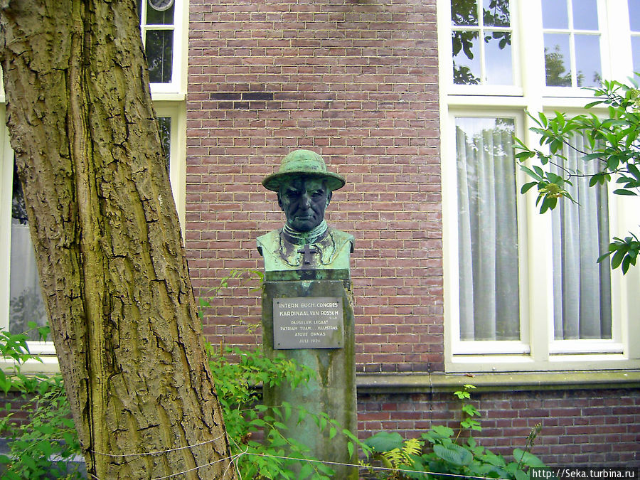 Кардинал ван Россум. 1924г. Амстердам, Нидерланды