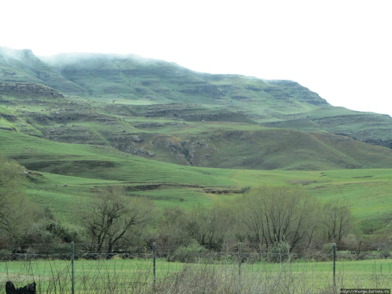 Парк uKhahlamba Drakensberg Park Малоти-Дракенсберг Национальный Парк, ЮАР