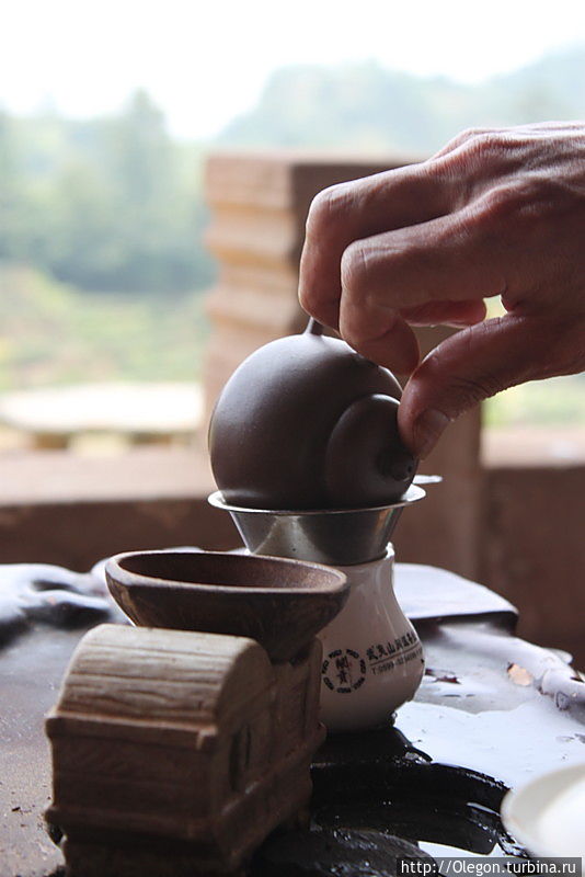 Экстаз от чая на  утёсе Ма Тоу Уишань, Китай