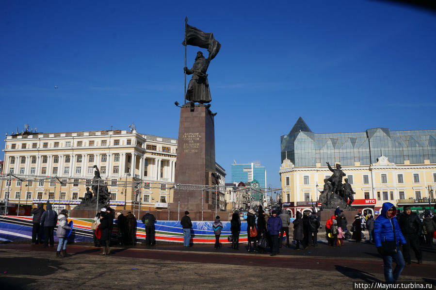 Этих    дней    не    смолкнет    слава......-    памятник    борцам     за    Советскую    власть    на    Дальнем    Востоке. Владивосток, Россия