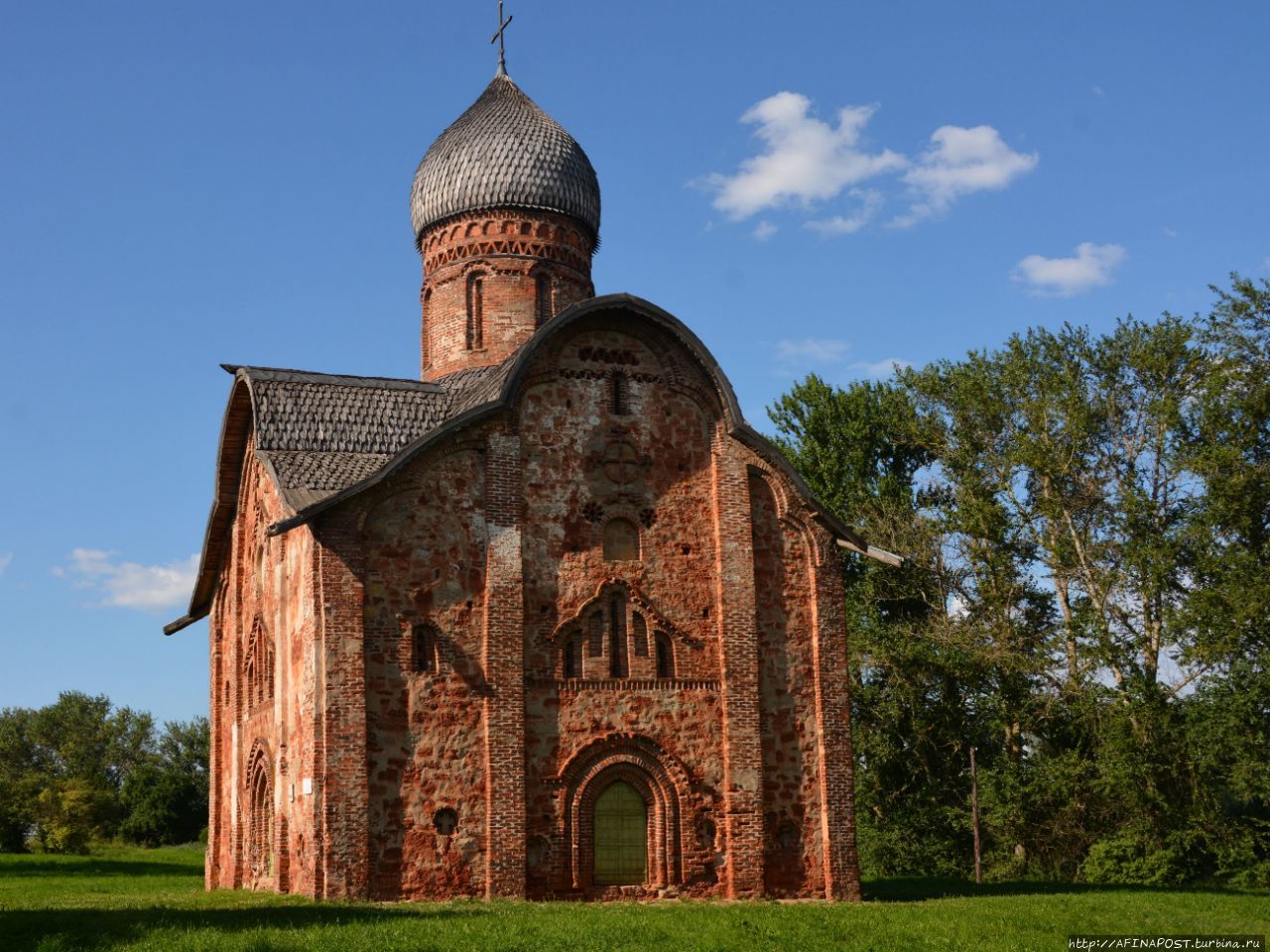 Церковь петра. Храм Петра и Павла в Кожевниках в Новгороде. Ц. Петра и.Павла в Кожевниках,1406 г.. 3. Церковь Петра и Павла в Кожевниках. Церковь в Великом Новгороде Кожевники.