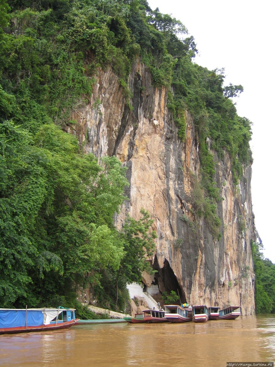 Пещеры Пак-У