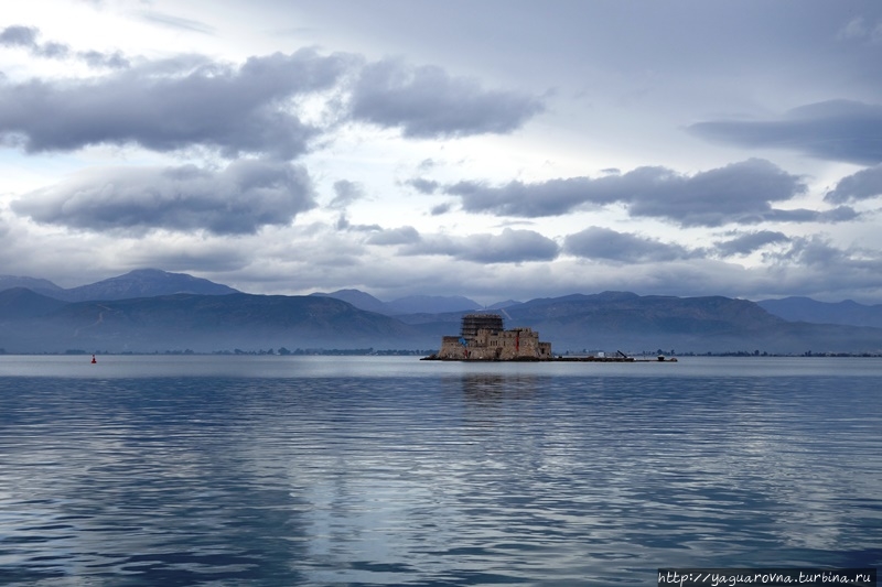 (Крепость на воде + Крепость на горе)*Историю = Нафплион. Нафплио, Греция