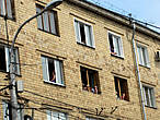 VIP — ложи карнавала были устроены в окнах и на балконах многих домов на проспекте Мира.