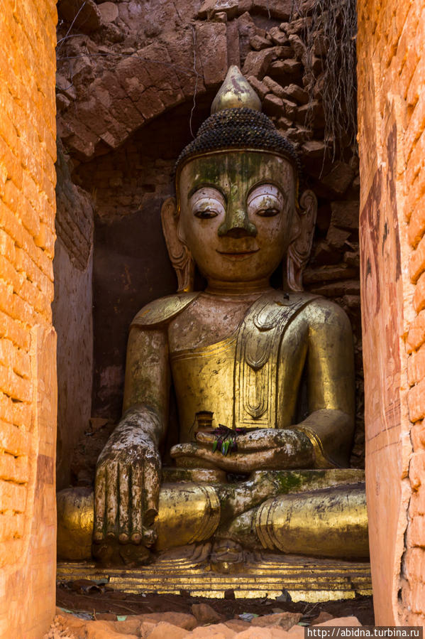 Храмовый комплекс на озере Инле Озеро Инле, Мьянма