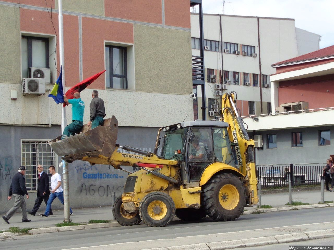 Добро пожаловать в Косово или посторонним вход воспрещен Приштина, Республика Косово